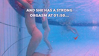 CHINESE GIRL HAS STRONG JET ORGASM