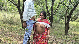 A Village Bhabhi Fucked by a College Student in Forest,sona Bhabhi First Time Outdoor Sex by Her Boyfriend