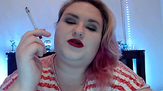 Sexy smoker Laladelilah plays a JOI game