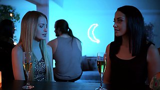 Avi Love & Scarlett Sage Make Love