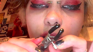 Goth Girl Glitterqueen1999 Stretches Her Button Nose with Ni