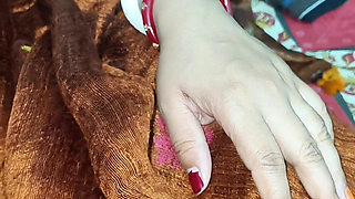 Hot indian bhabhi sex with her old college friend and give him great blowjob.