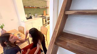 Mi chica de limpieza me da lastima por eso me la follo