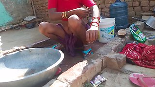 Desi bhabhi Akpk enjoys a refreshing bath and cleans up