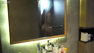 StepMom Invite Me To The Shower, Thanks God , That Dad Didnot See