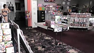 Two lusty housewives worship big black cock at the gloryhole