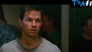 Amy Adams Backside, Hooters Episode in The Fighter