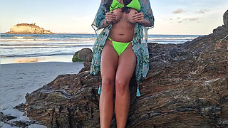 flashing tits and pussy on a public beach, ending with masturbation