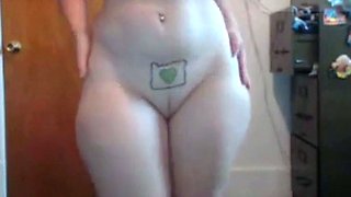 Big-Clit Roxie Shows her Big Ass on Webcam