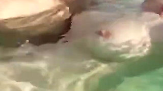 Gravure Idol Behind-the-scenes in Okinawa, a Daring off-camera Moment Captured Discreetly 3rd