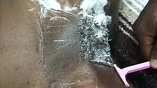 Mature Black MILF Shaved Before Passionate Bedroom Ride