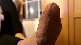 Solo masturbation and the foot fetish