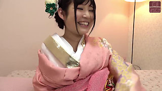 Shy Kimono Beauty Picked up and Introduced to a Thrilling New Kind of Pleasure - Chapter4