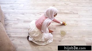 Sneaky Hijabi Cockslut Fellates Her First-ever Chisel While Father's Downstairs
