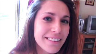 All-natural hottie Malina stimulates her shaved pussy in the bath