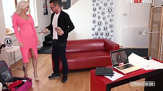 Jarushka Ross - Kinky Bitch Fucked Casting Agent At Audition