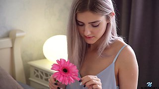 Lovely Russian vixen crazy porn video