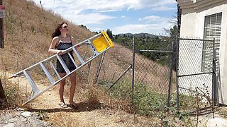 Rose Carter Gets Her Windex Wank On: A Sticky Situation at PornDude Manor!