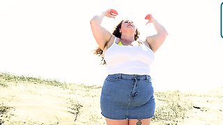 NAUGHTYNATURAL Hairy Amateur Delilah Brooke XXX Beach Goddes