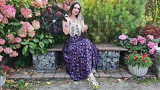 Worship Elegant Gothic Dark Goddess