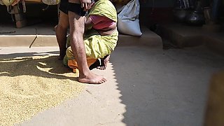 Bhabhi Ko Kam Karte Hue Choda 69 Position Me