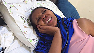 Solo African Muslim Masturbate Her Pink Pussy While She Was Praying