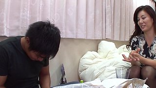 Close up MiLF getting it in the ass