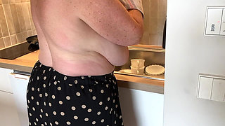 Mrs Mature Feet Trying to Do Housework