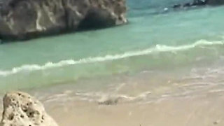 Gravure Idol Behind-the-scenes in Okinawa, a Daring off-camera Moment Captured Discreetly 1st