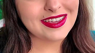 Home Wrecking Red Lips - Your Best Friend Sydney Screams Won't Let You Cheat Even if You're Obsessed with Red Lips