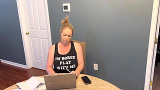 Curvy Mature MILF Danni Jones Gets a Home Visit From Her Masseuse