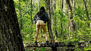 MissPopas Big Butt Takes Nude Forest Trail
