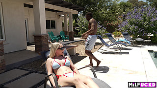 Sexy MILF Fucks Hot Stranger on Vacation by the Pool