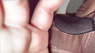 ARABIAN SNOWWHITE-GRUNGE EMO WHITE GIRL IN TORN TIGHTS MASTURBATING IN BATHROOM - PISSING - MULTIPLY MOAN CRYING ORGASMS-LOS ANG