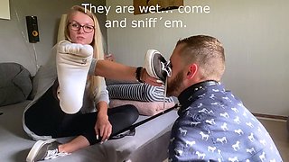 Hot blonde enjoys foot fetish sex