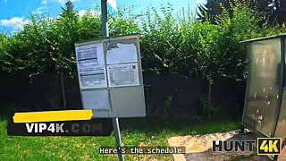 Hunt4k. red haired babe was really innocent to screw while gf was seeing