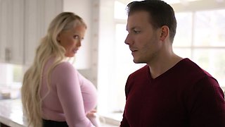 Blonde stepmom get pussylicking stepson